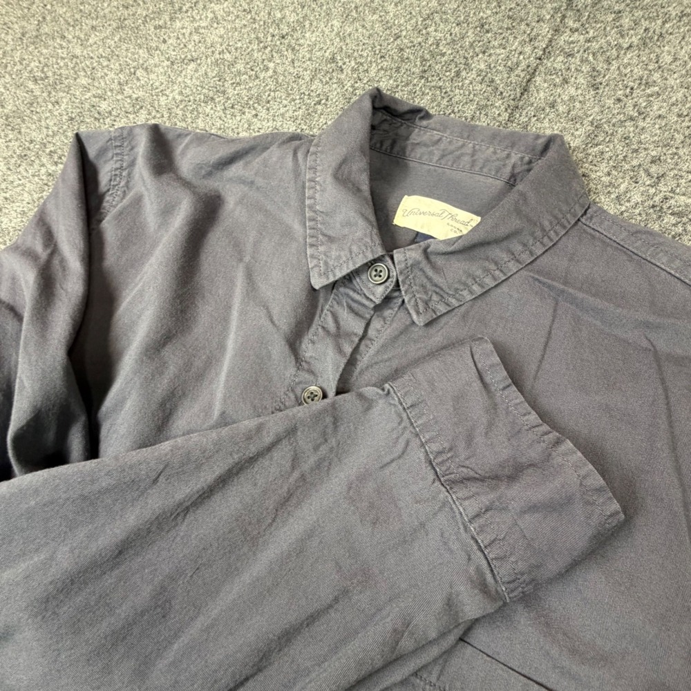 Universal Thread Womens Size Medium Gray Long Sleeve Button Down Shirt Pocket